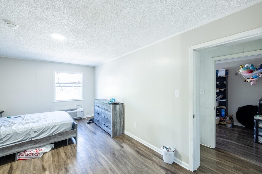 More Photos Of 306 N Main St, Lexington Apartments For Sale