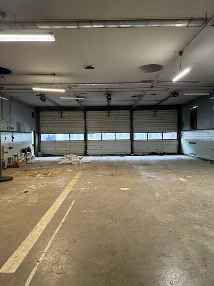 More Photos Of 1039 E Fayette St, Syracuse Specialty For Lease