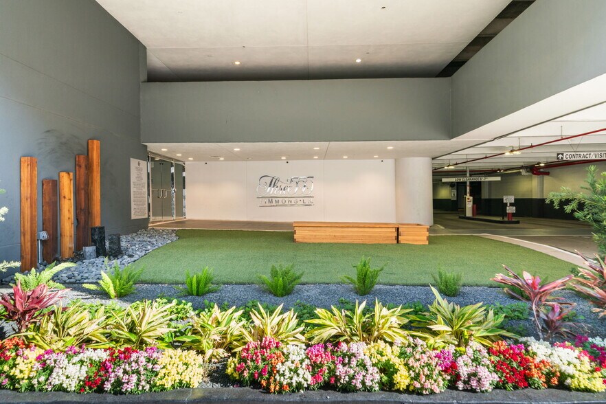 More Photos Of 3555 Timmons Ln, Houston Office For Lease