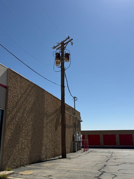 More Photos Of 6000 Welch Ave, El Paso Flex For Sale