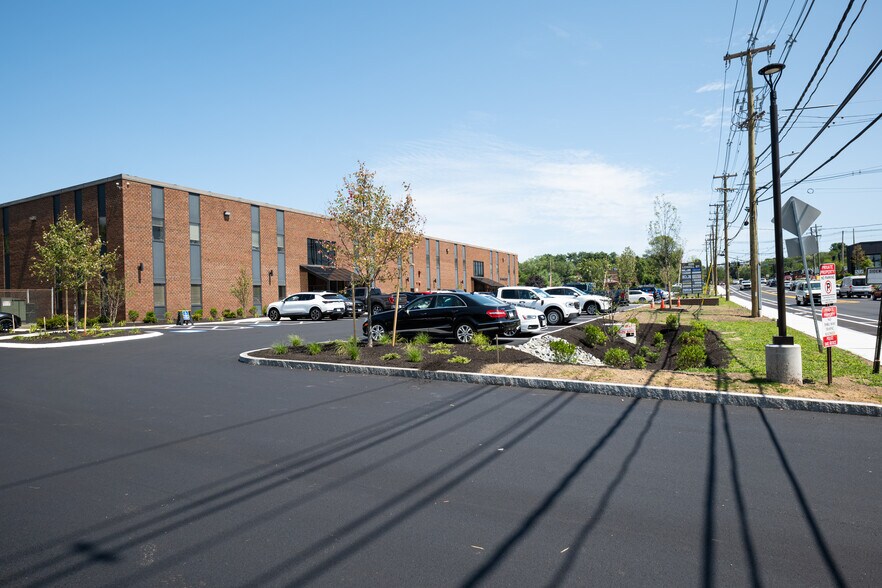 More Photos Of 226 Lowell St, Wilmington Office For Sale