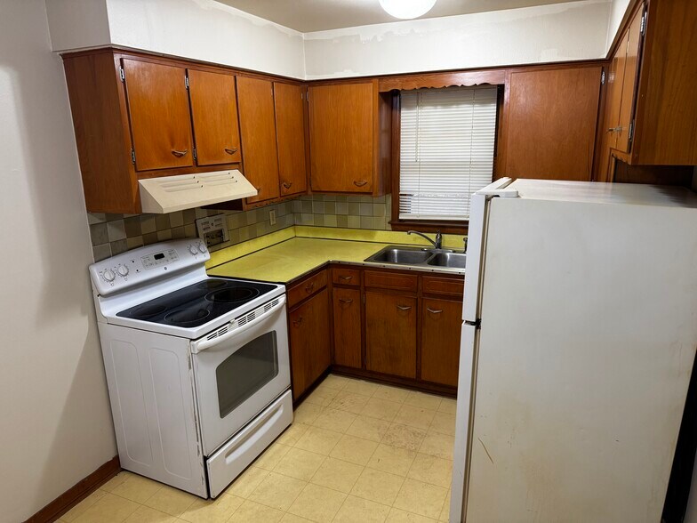 More Photos Of 2920 Douglas Ave, Des Moines Apartments For Sale