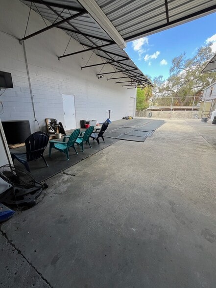 More Photos Of 4504 E Hillsborough Ave, Tampa Showroom For Sale