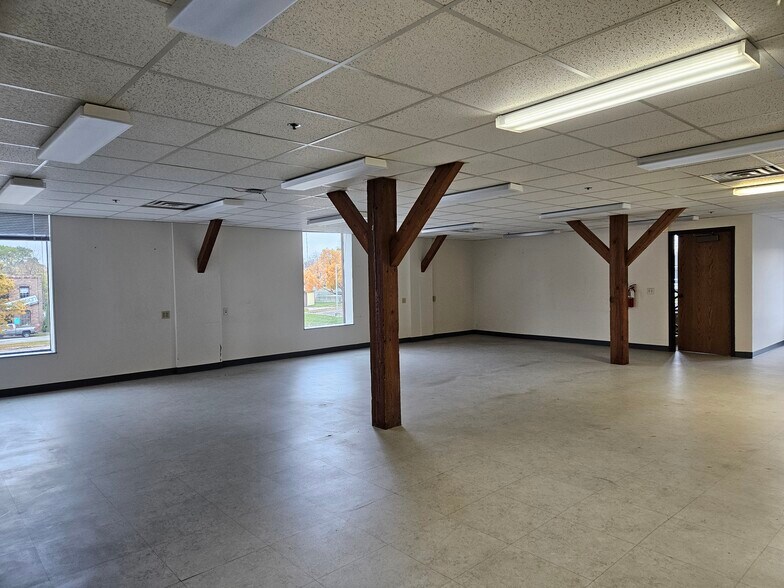 More Photos Of 500 S Hamilton St, Saginaw Medical For Sale