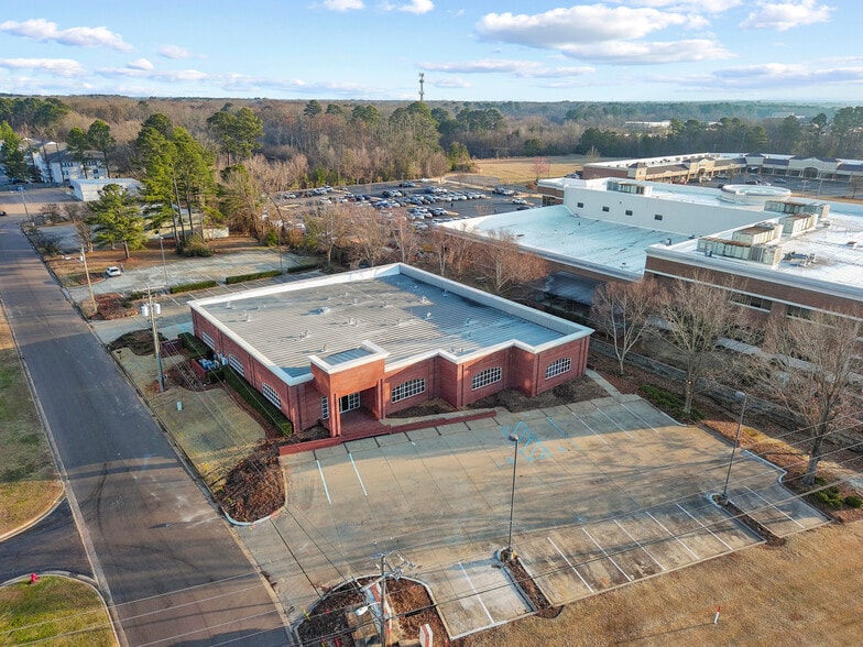 Primary Photo Of 2508 Lakeland Dr, Flowood Office For Lease