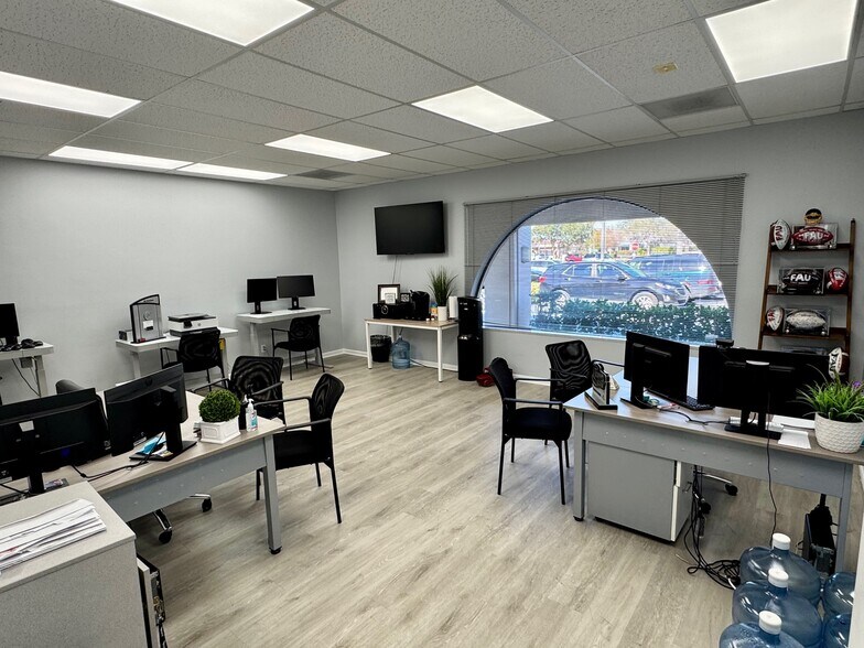 More Photos Of 8803-8833 Tamiami Trl E, Naples Unknown For Lease