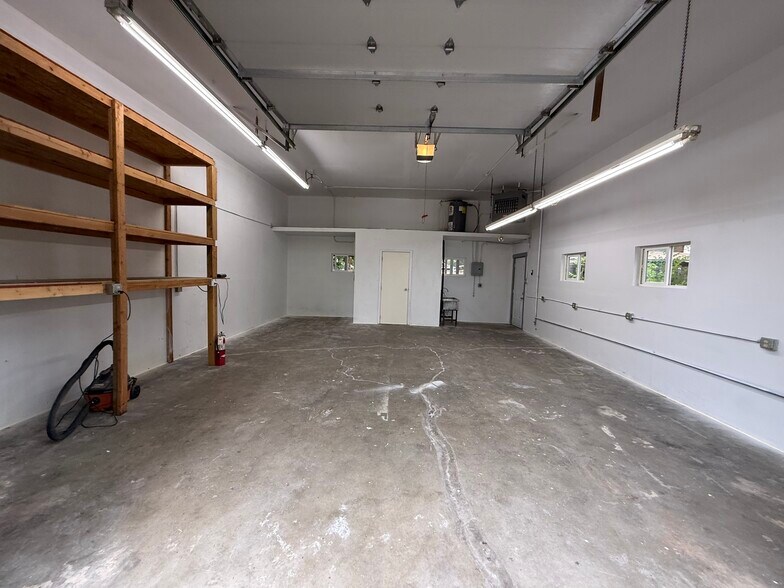 More Photos Of 1460 Chase St, Lakewood Warehouse For Lease
