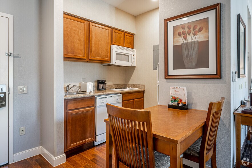 More Photos Of 14450 Park Row, Houston Hotel For Sale