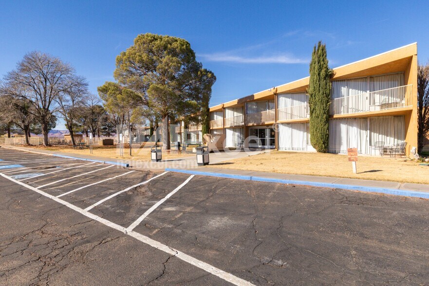 Primary Photo Of 287 N Lake Powell Blvd, Page Hotel For Sale