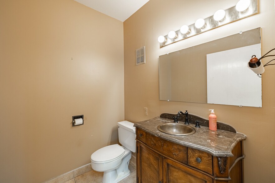 More Photos Of 223-225 N Washington St, Alexandria Office For Lease