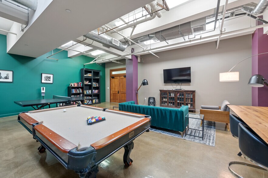 More Photos Of 449 S Broadway, Los Angeles Apartments For Sale