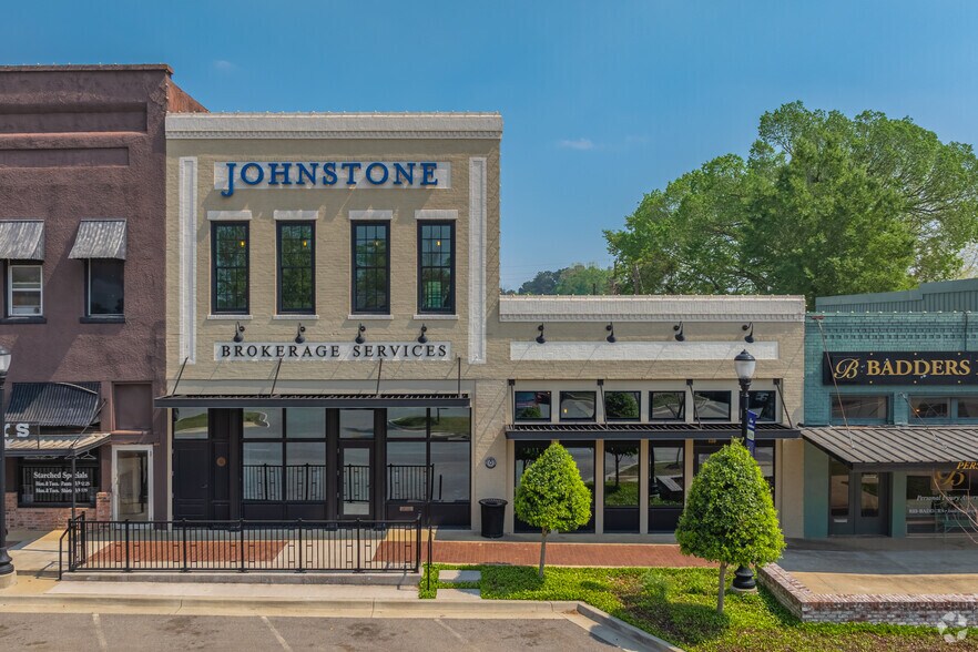 More Photos Of 117 San Augustine St, Center Office For Sale