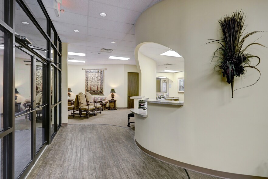 More Photos Of 19701 Kingwood Dr, Kingwood Medical For Sale