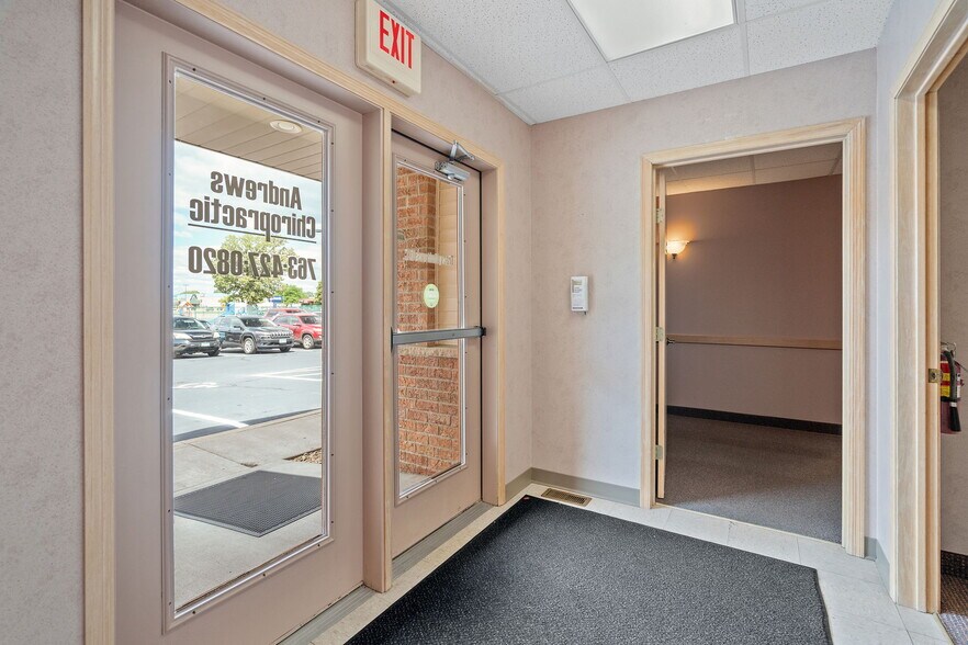 More Photos Of 3366-3368 NW Bunker Lake Blvd, Andover Medical For Sale