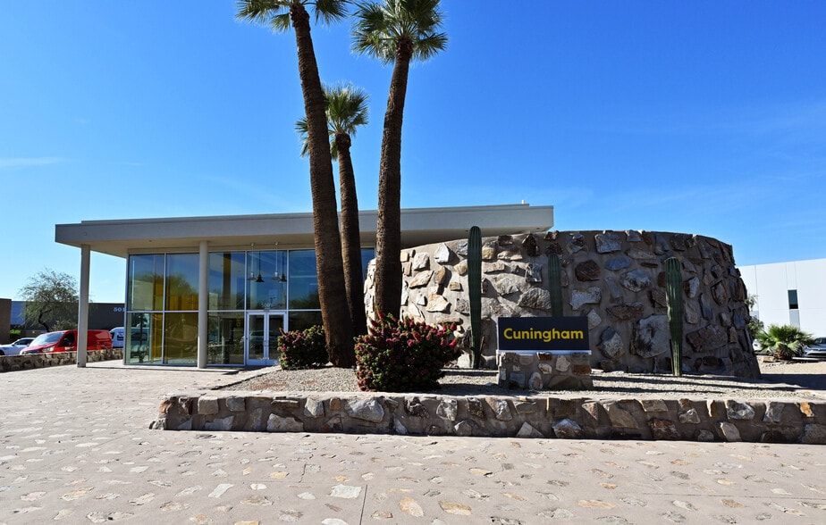 More Photos Of 5001 E Washington St, Phoenix Office For Sale