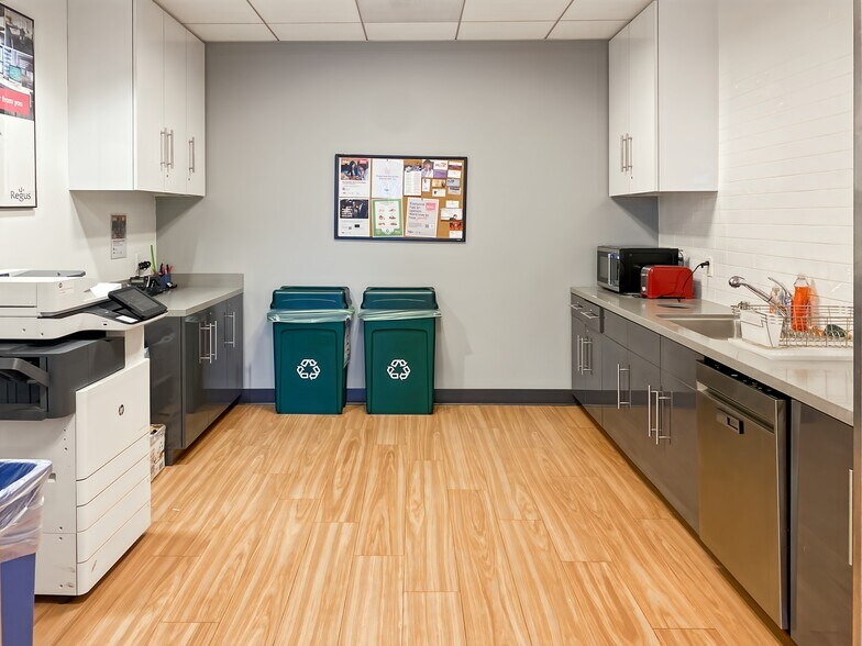 More Photos Of 111 W Ocean Blvd, Long Beach Coworking Space