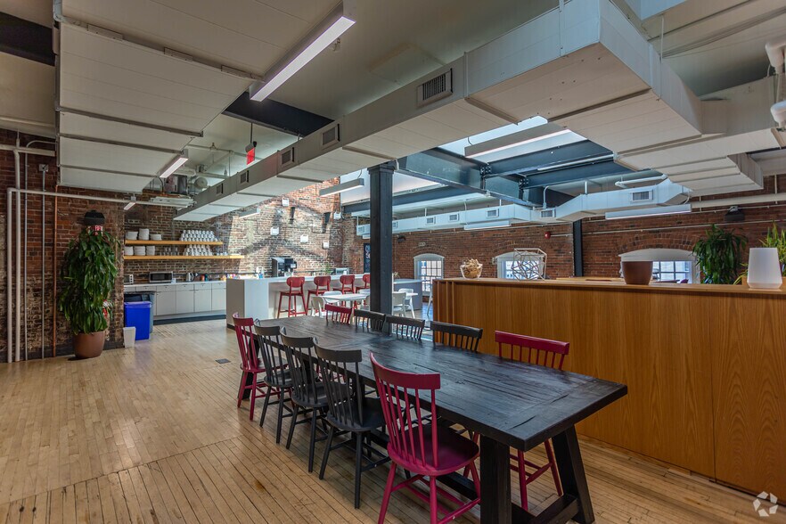 More Photos Of 359-361 Newbury St, Boston Office For Lease