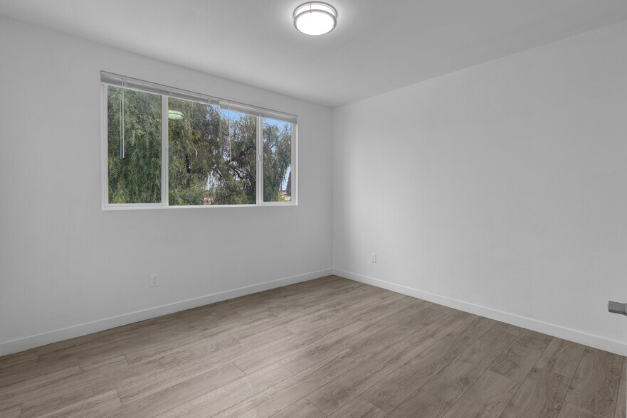 More Photos Of 2042 E El Segundo Blvd, Compton Apartments For Sale