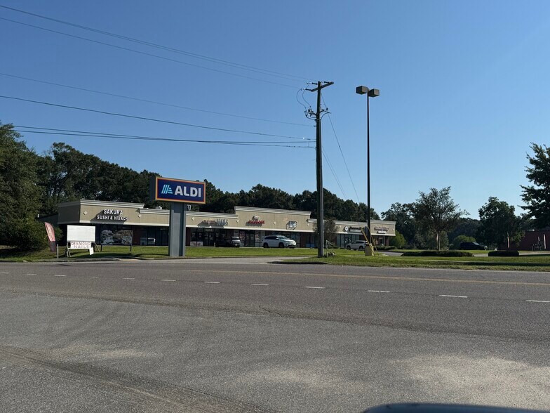 More Photos Of 4276 McCrary Rd, Semmes General Retail For Lease