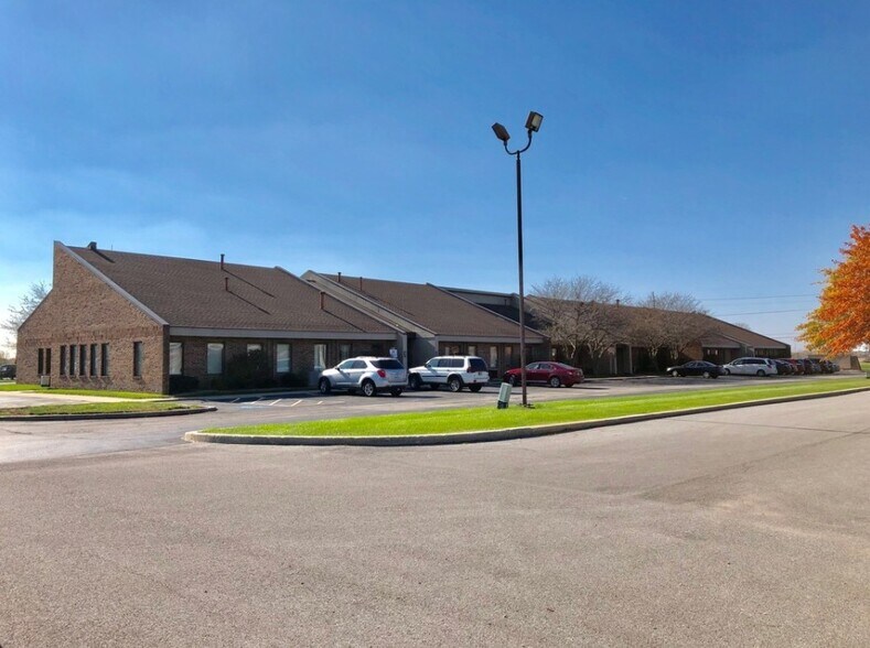 More Photos Of 8949-8979 Broadway, Merrillville Office Residential For Lease
