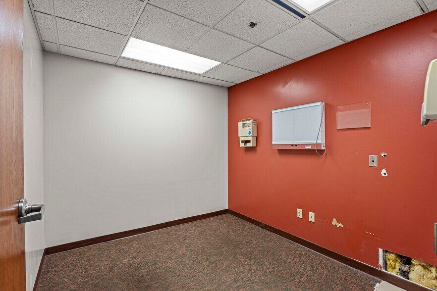 More Photos Of 2778 N Webb Rd, Wichita Medical For Sale