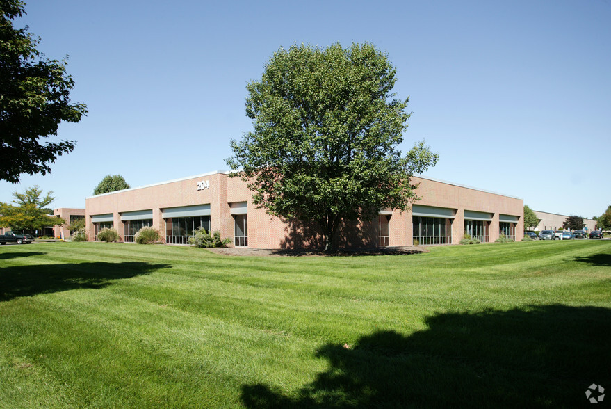 Primary Photo Of 204 W Newberry Rd, Bloomfield Research And Development For Lease