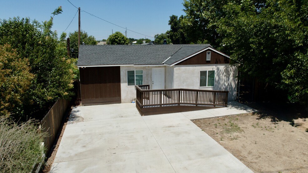 Primary Photo Of 1012 E Mineral King Ave, Visalia Flex For Sale