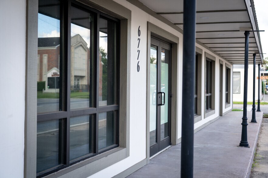 More Photos Of 6776 Caroline St, Milton Coworking Space