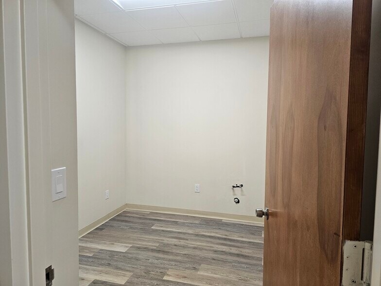 More Photos Of 369 E Main St, East Islip Medical For Lease