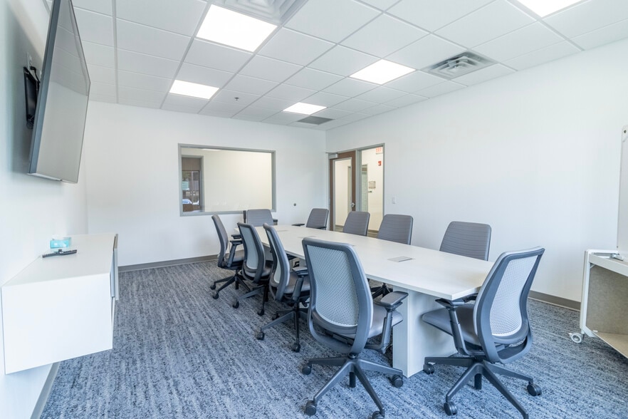 More Photos Of 2457 Wilcox Dr, Norman Office For Lease