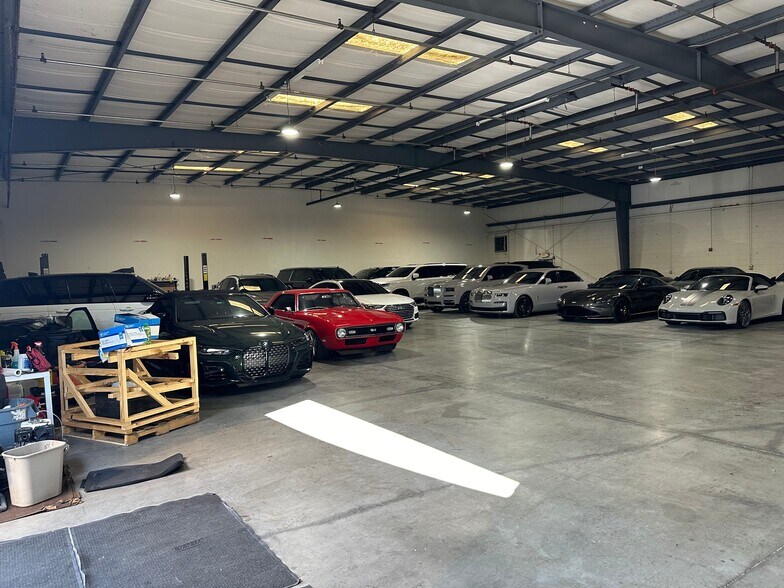 More Photos Of 4539 36th St, Orlando Warehouse For Sale