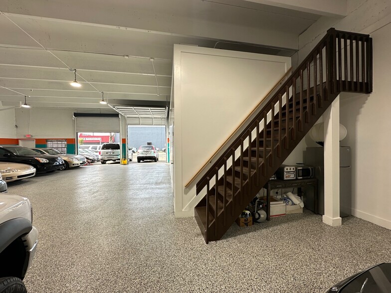 More Photos Of 5819 Rodman St, Hollywood Warehouse For Lease