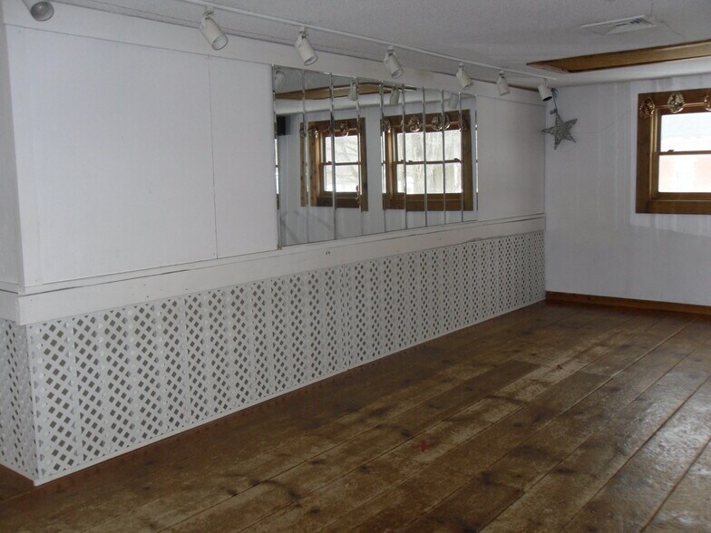 More Photos Of 596 Main St, Somers Freestanding For Sale