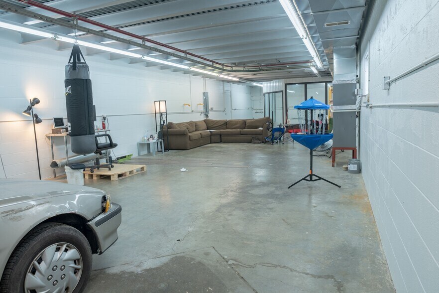 More Photos Of 385-387 Industrial Dr, Mount Juliet Warehouse For Lease