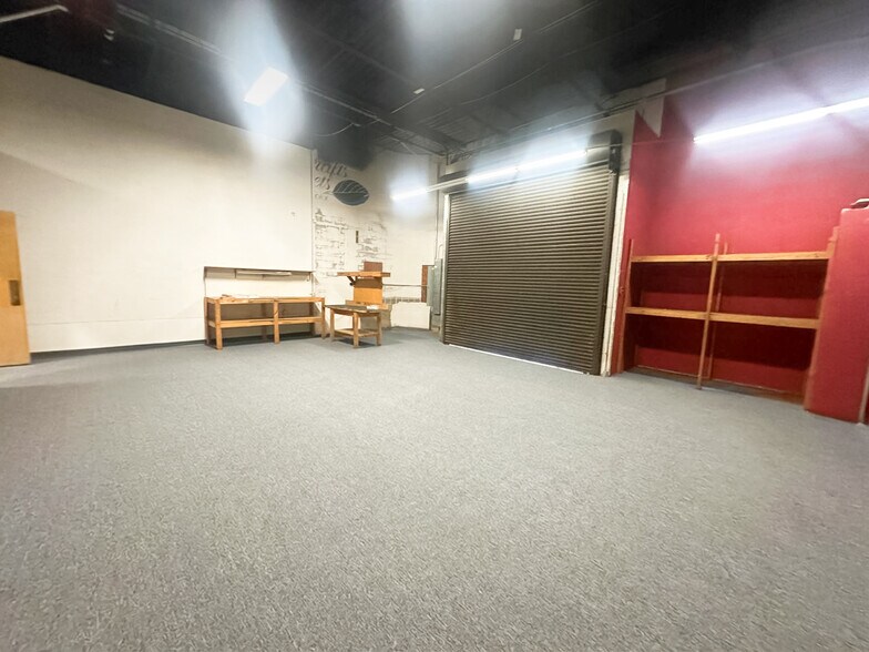 More Photos Of 6424 E Independence Blvd, Charlotte Freestanding For Lease