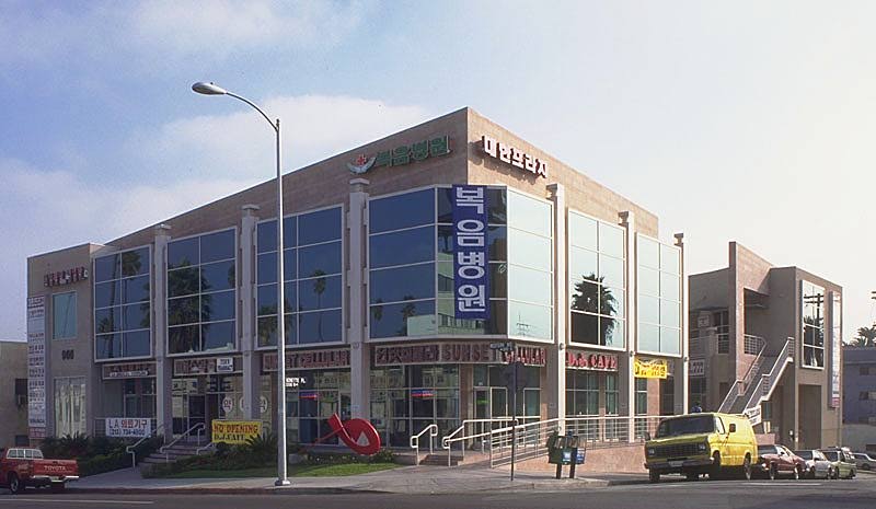 More Photos Of 966 S Western Ave, Los Angeles Office For Lease