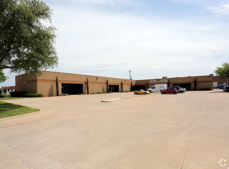 Primary Photo Of 1406 Capital Ave, Plano Warehouse For Lease