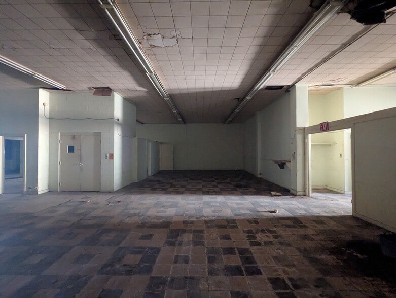 More Photos Of 715 Orleans St, Beaumont Office For Sale