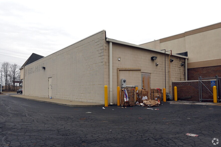 More Photos Of 4005 Madison Ave, Indianapolis Freestanding For Lease