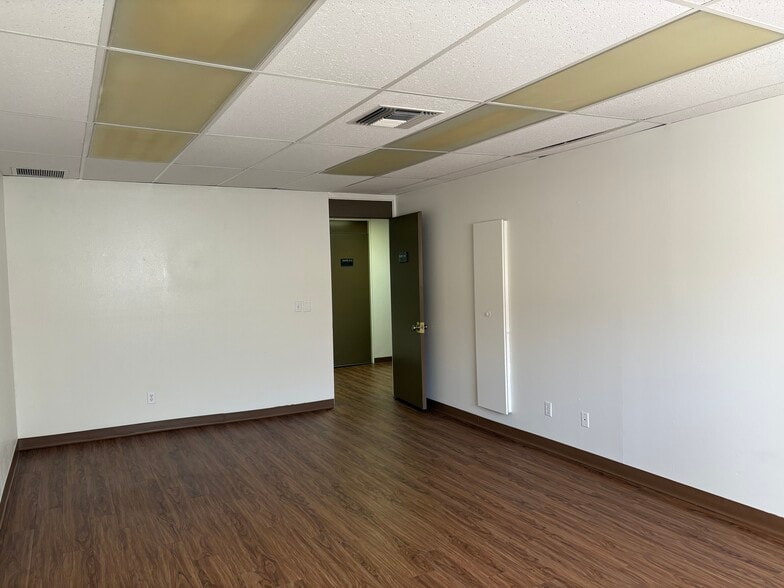 More Photos Of 655 N Palm Canyon Dr, Palm Springs Medical For Lease
