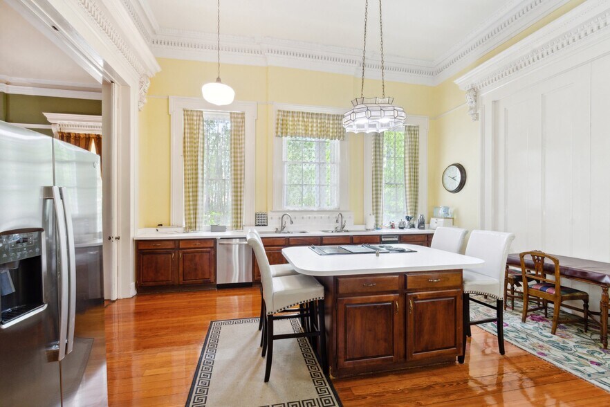 More Photos Of 1410 Jackson Ave, New Orleans Lodge Meeting Hall For Sale