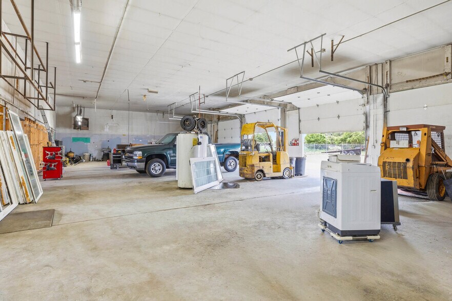 More Photos Of 2676 Van Giesen St, Richland Industrial For Sale