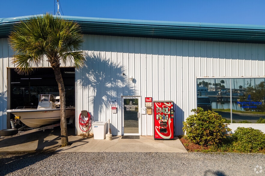 More Photos Of 419 N Washington Ave, Titusville Marina For Sale