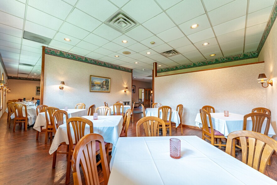 More Photos Of 400 S Center Ave, New Stanton Restaurant For Sale