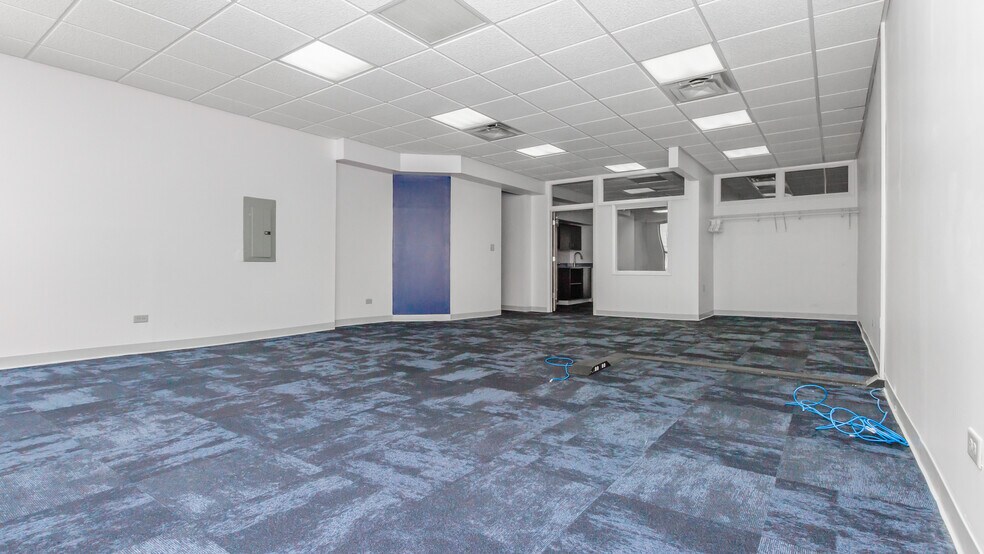 More Photos Of 1508 E 53rd St, Chicago Storefront For Sale