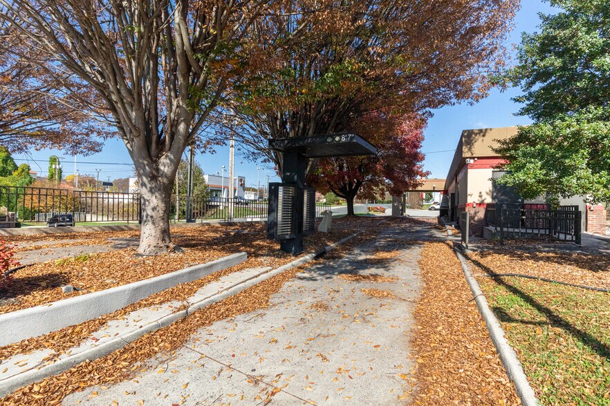 More Photos Of 2901 Candlers Mountain Rd, Lynchburg Fast Food For Sale