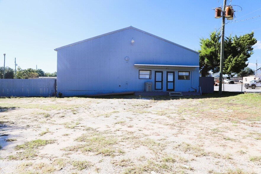 More Photos Of 523 S Old Corry Field Rd, Pensacola Warehouse For Lease