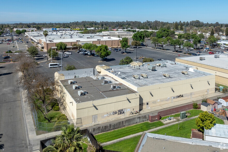 More Photos Of 645 Fairfield Dr, Merced Unknown For Lease