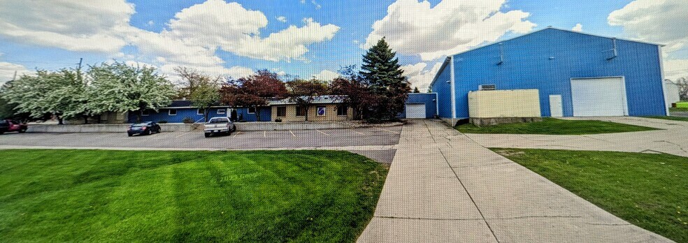 More Photos Of 1556-1562 Telegraph Dr, Pontiac Warehouse For Lease
