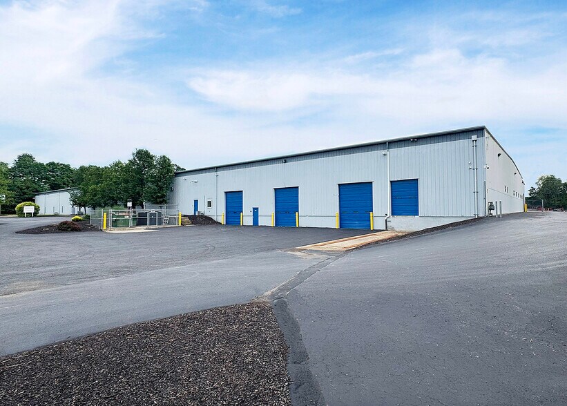 Primary Photo Of 400 Commerce Blvd, Lawrence Manufacturing For Lease